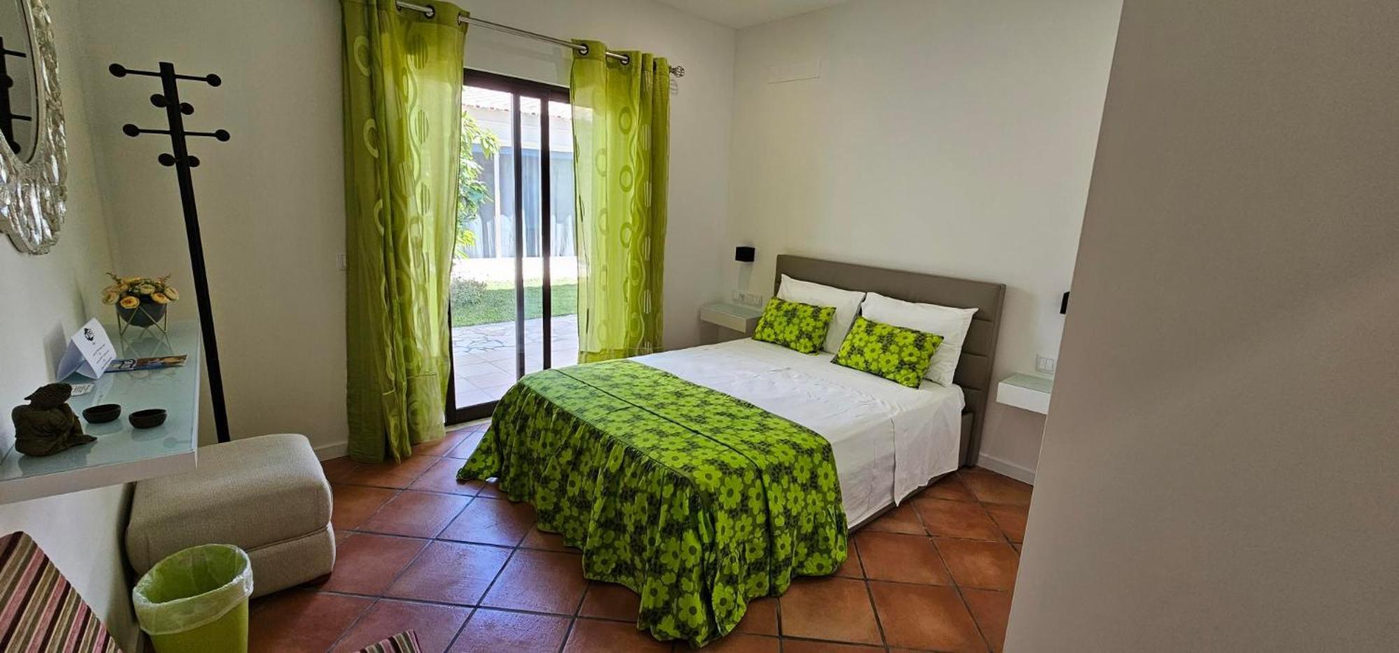 Lemon Tree Relaxing Guesthouse Лагуш Екстер'єр фото